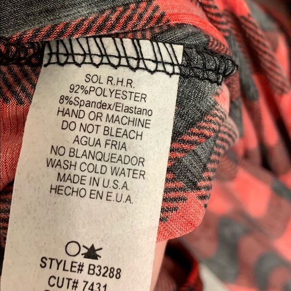 NWOT Buffalo Plaid V Neck Blouse - Picture 6 of 6